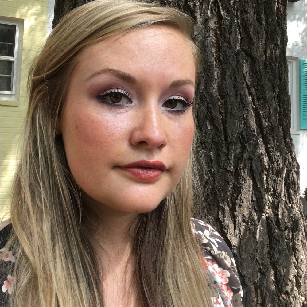 Meet your Posher, Kelley